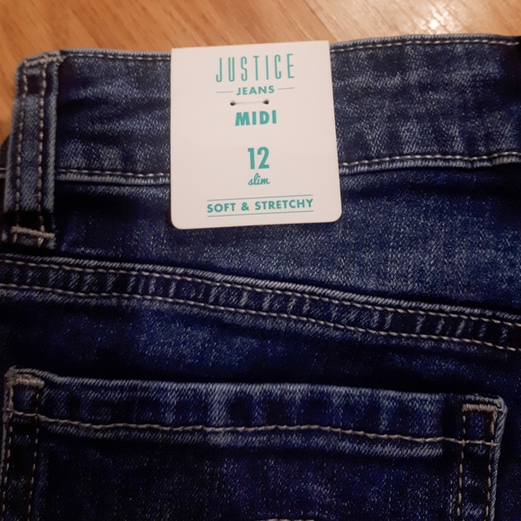 Bundle: one skort and one pair of shorts - Picture 11 of 12